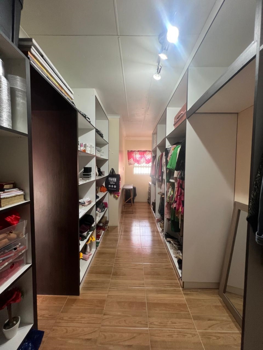 7 Bedroom Property for Sale in Heath Park Eastern Cape